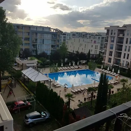 Eduard Sunny View Central Апартамент *